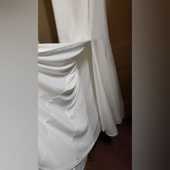 Elegant White Off Shoulder Slit Mermaid Party Dres - Picture 5 of 6